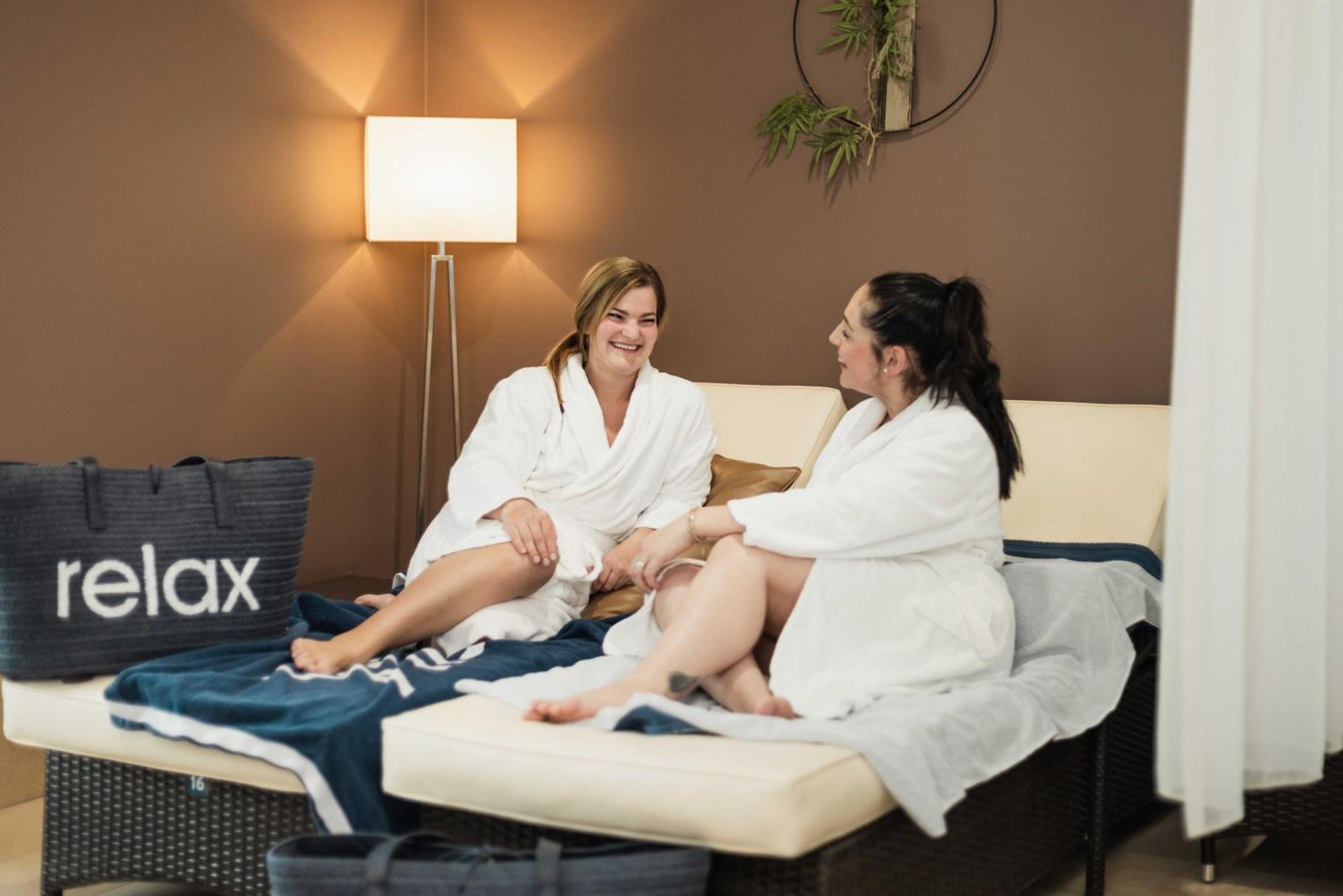 Therme Laa - Hotel & Silent Spa ラー・アン・デア・ターヤー エクステリア 写真
