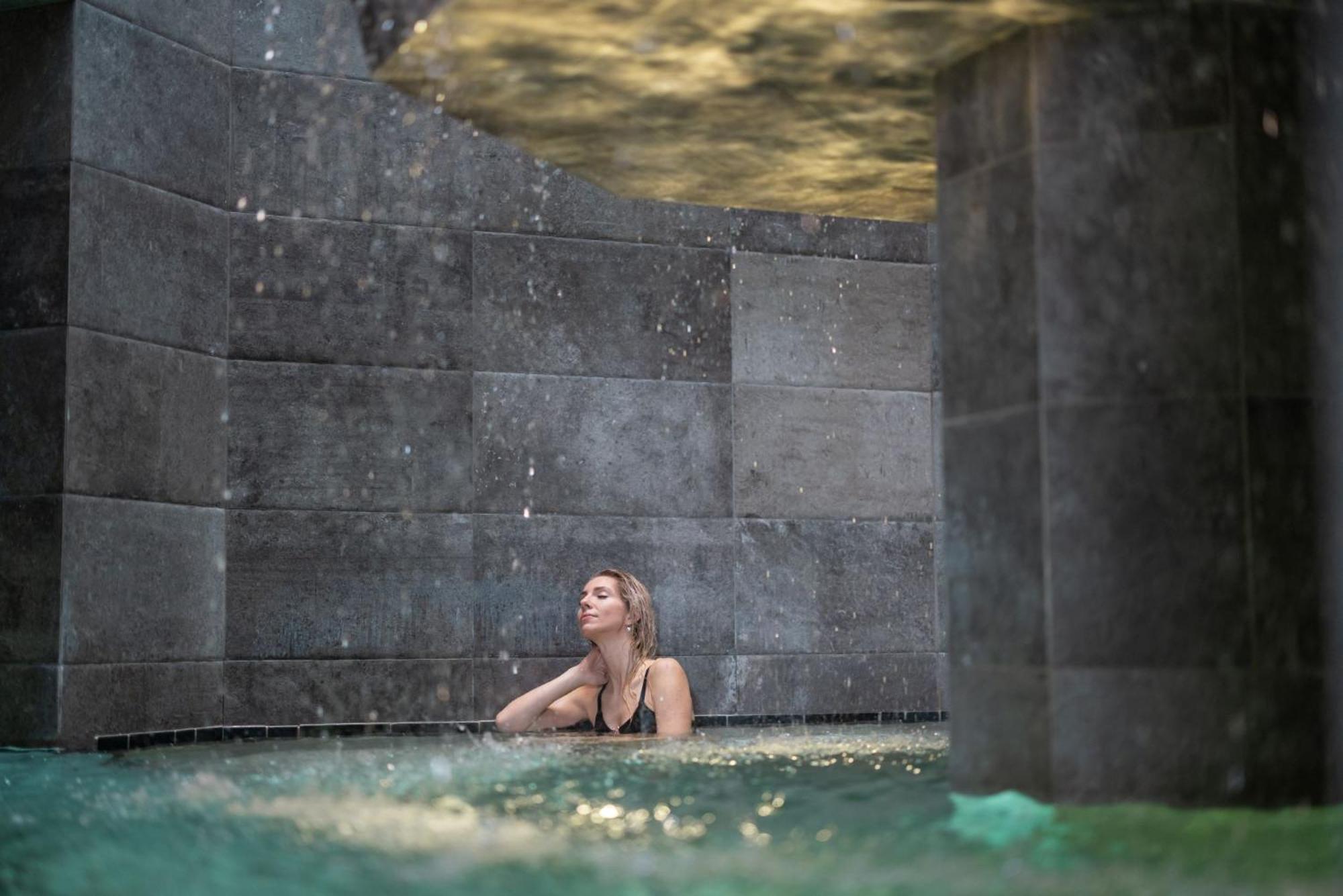 Therme Laa - Hotel & Silent Spa ラー・アン・デア・ターヤー エクステリア 写真