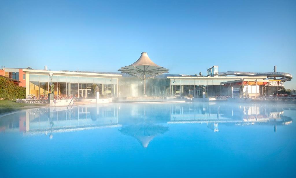 Therme Laa - Hotel & Silent Spa ラー・アン・デア・ターヤー エクステリア 写真