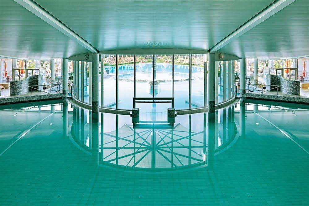 Therme Laa - Hotel & Silent Spa ラー・アン・デア・ターヤー エクステリア 写真