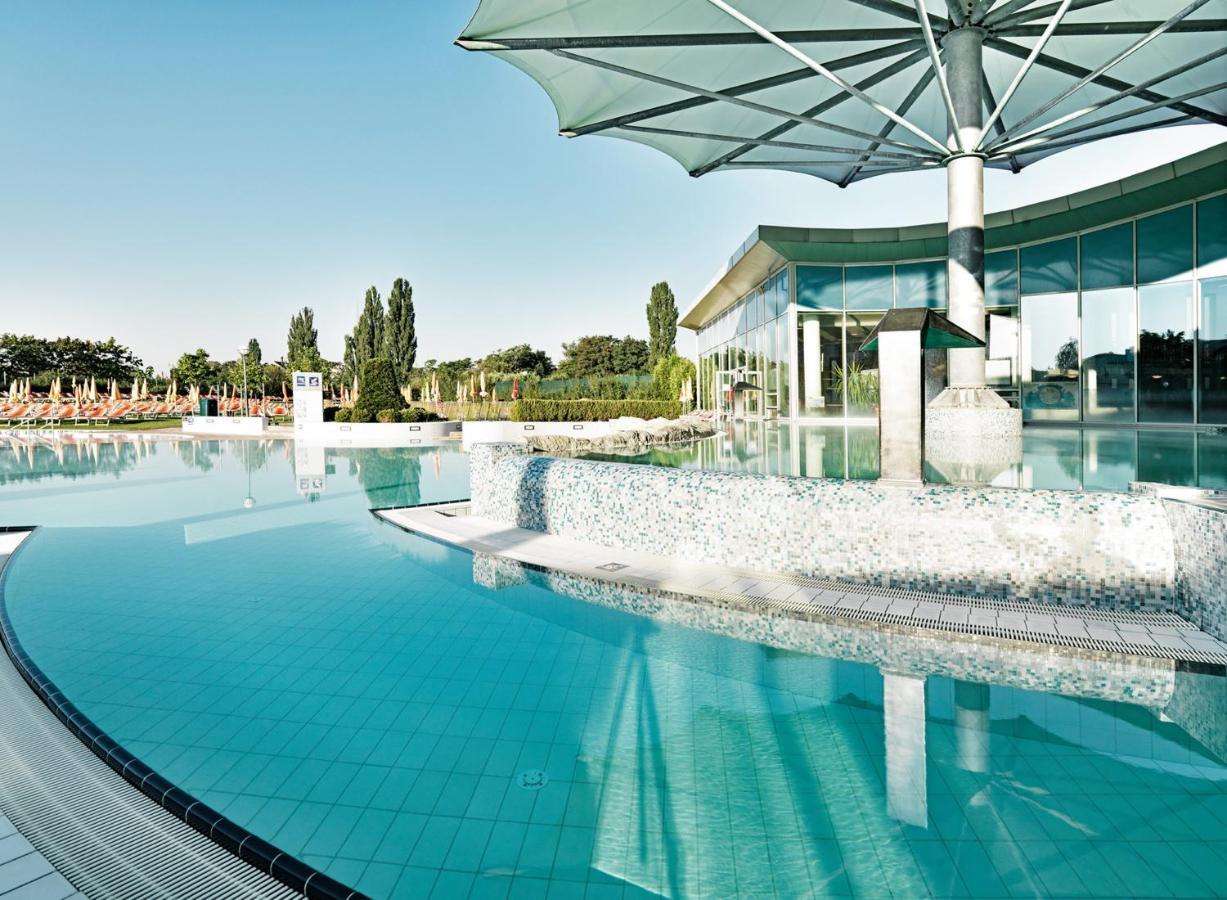 Therme Laa - Hotel & Silent Spa ラー・アン・デア・ターヤー エクステリア 写真